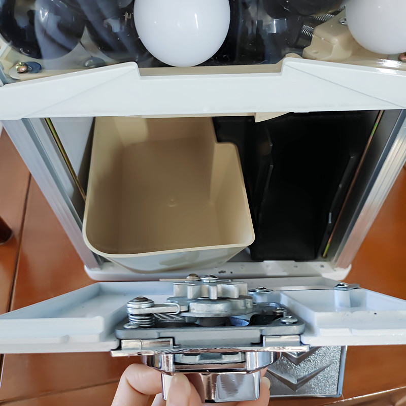 Coin-operated egg twister acti - مراجعة Whack A Mole Arcade وسعره